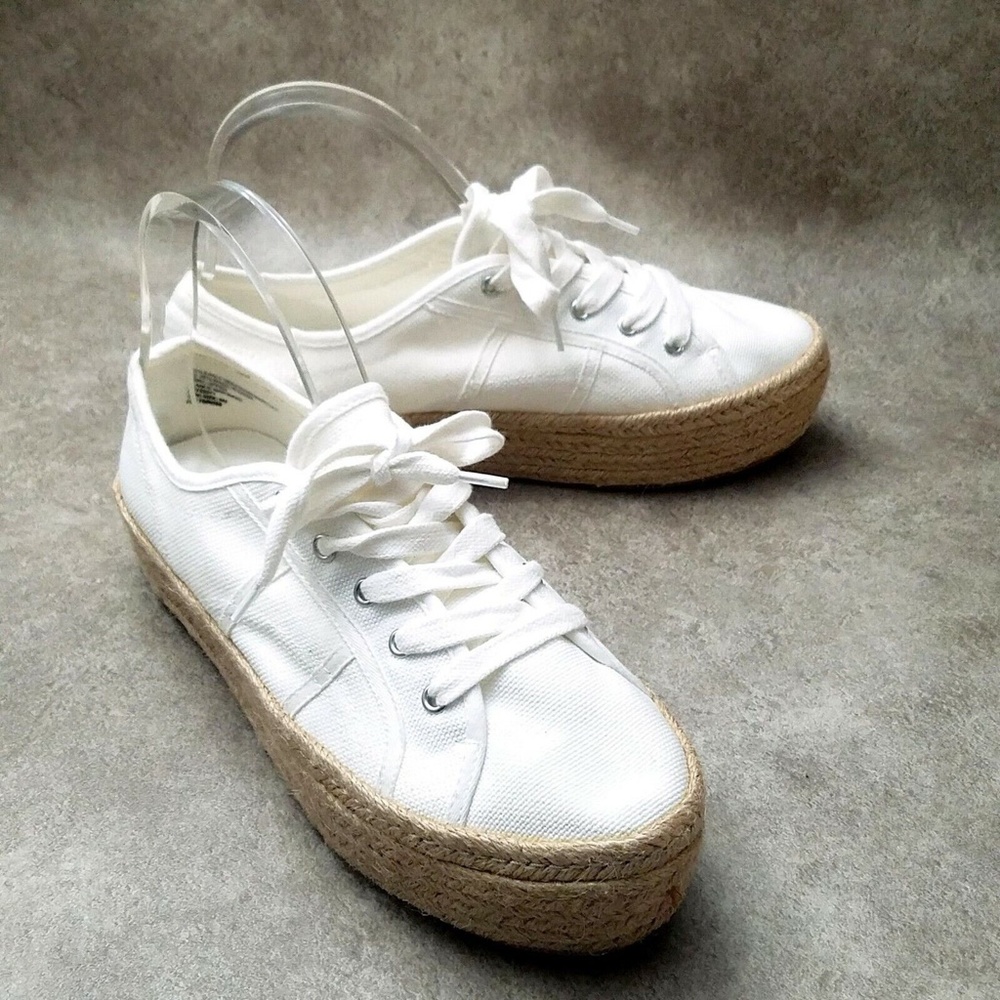 NEW NWOT Massini Canvas Sneaker w/Espadrille Platform.  Off White. Size 10. - Picture 2 of 5